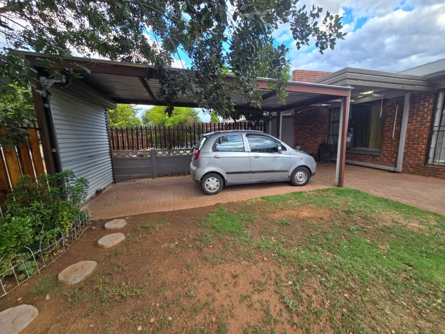 2 Bedroom Property for Sale in Pellissier Free State